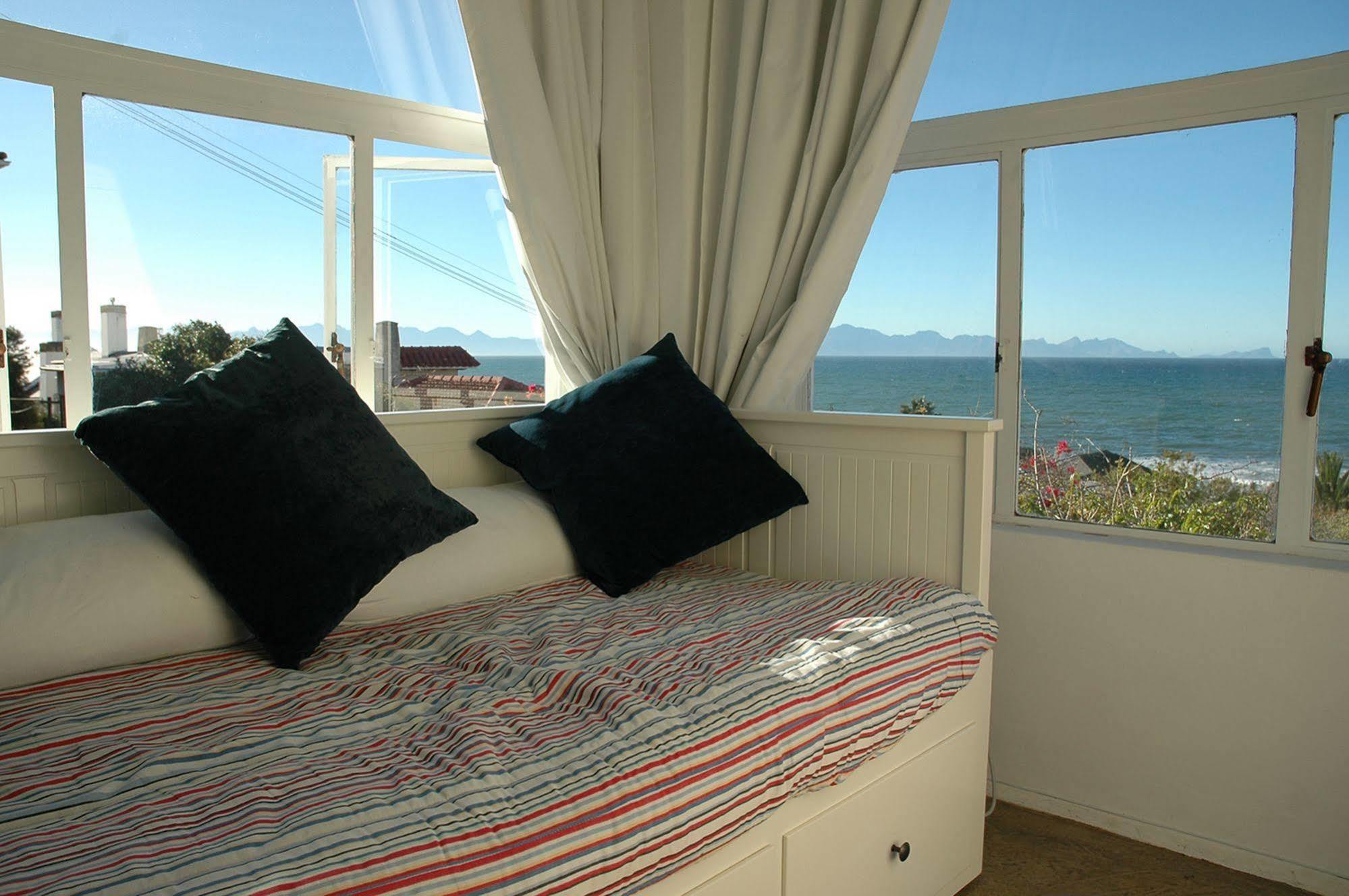 St James Blue On Blue Bed And Breakfast المظهر الخارجي الصورة